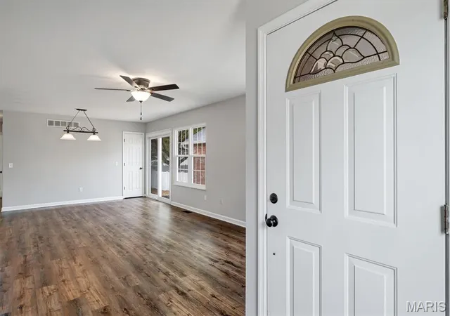 Photo 3 of House for sale at 857 Du Pre Ct, Saint Peters, MO 63376 | MLS# MIS26055067 | Listing updated on 2026-09-14