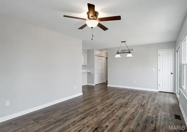 Photo 4 of House for sale at 857 Du Pre Ct, Saint Peters, MO 63376 | MLS# MIS26055067 | Listing updated on 2026-09-14