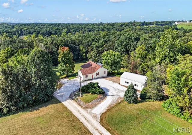 Photo 2 of Single family home for sale at 519 Grandview Rd, Saint Clair, MO 63077 | MLS# MIS26055069 | Listing updated on 2026-10-12