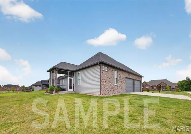 Photo 4 of Single family home for sale at 1386 Walnut Ridge Dr, Columbia, IL 62236 | MLS# MIS26055075 | Listing updated on 2026-08-28