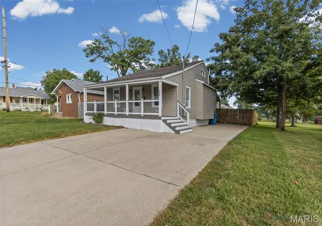 Photo 2 of Single family home for sale at 536 W Corbin St, Bethalto, IL 62010 | MLS# MIS26055076 | Listing updated on 2026-09-06