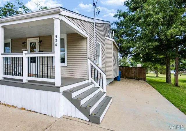 Photo 4 of Single family home for sale at 536 W Corbin St, Bethalto, IL 62010 | MLS# MIS26055076 | Listing updated on 2026-09-06