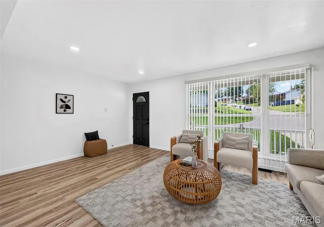 4th image of 1072 King Carey Dr, Creve Coeur, MO 63146 | MLS# MIS26055083