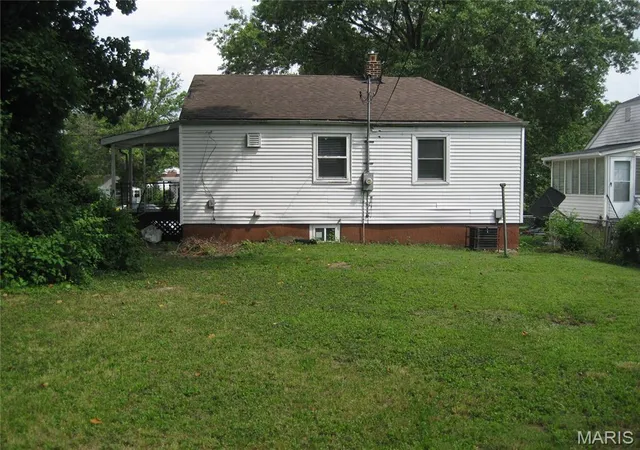 Photo 4 of Single family home for sale at 5621 Curry Ave, Country Club Hills, MO 63136 | MLS# MIS26055084 | Listing updated on 2026-08-27