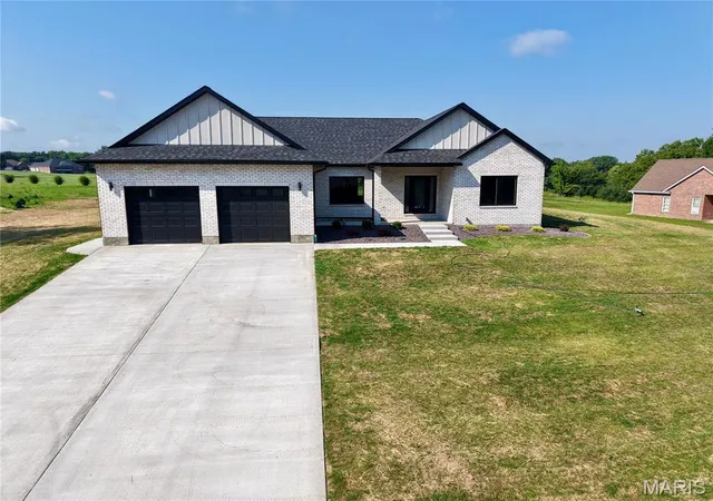 1st image of 52839 Norwoods Pl, Hannibal, MO 63401 | MLS# MIS26055093