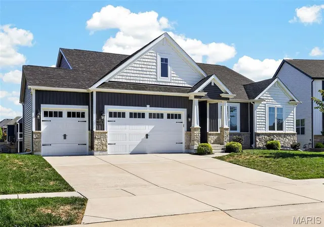 Photo 3 of Single family home for sale at 130 Far Meadow Dr, Lake Saint Louis, MO 63367 | MLS# MIS26055098 | Listing updated on 2026-10-10