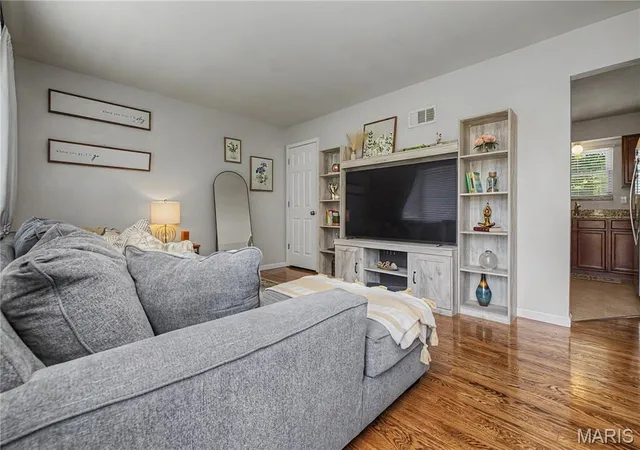 Photo 3 of Single family home for sale at 143 Bertrand Dr, Saint Louis, MO 63129 | MLS# MIS26055101 | Listing updated on 2026-10-05
