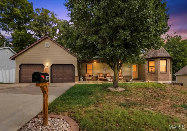 Photo 2 of Single family home for sale at 809 Braidwood Ct, Collinsville, IL 62234 | MLS# MIS26055104 | Listing updated on 2026-10-20
