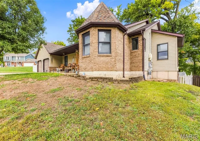 Photo 3 of Single family home for sale at 809 Braidwood Ct, Collinsville, IL 62234 | MLS# MIS26055104 | Listing updated on 2026-10-26