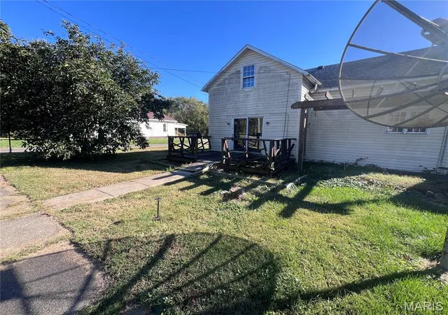 Photo 1 of Single family home for sale at 414 E Wilson Ave, Gillespie, IL 62033 | MLS# MIS26055107 | Listing updated on 2026-10-22