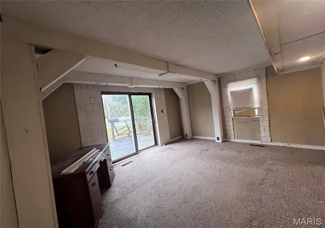 Photo 3 of Single family home for sale at 414 E Wilson Ave, Gillespie, IL 62033 | MLS# MIS26055107 | Listing updated on 2026-10-22