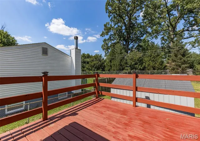 Photo 3 of Single family home for sale at 137 Huntleigh Forest Dr, Kirkwood, MO 63122 | MLS# MIS26055111 | Listing updated on 2026-10-05