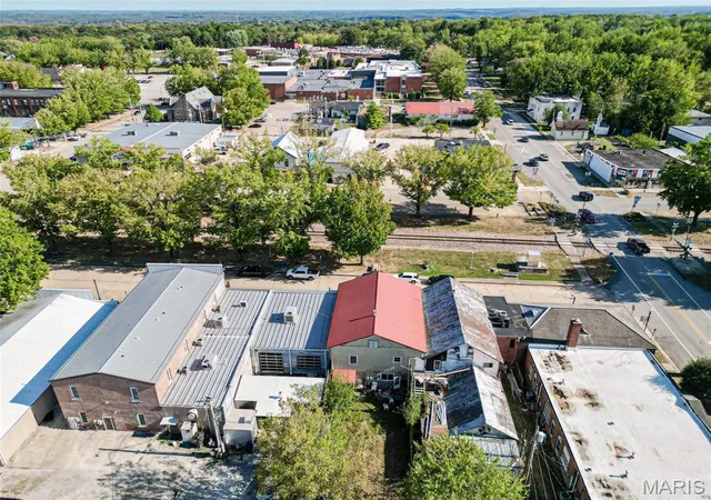 Photo 3 of Single family home for sale at 107 E Springfield St, St James, MO 65559 | MLS# MIS26055112 | Listing updated on 2026-10-09