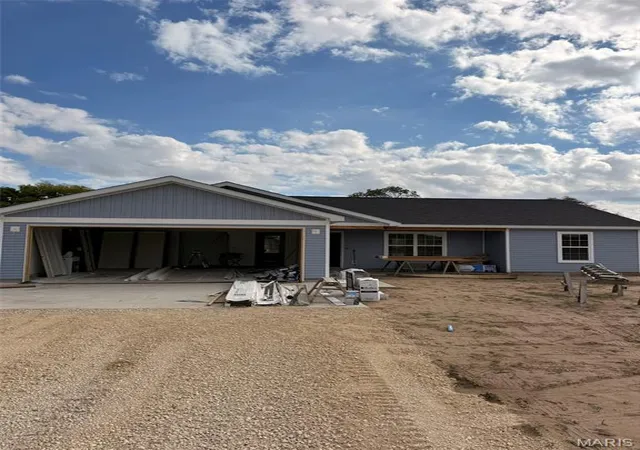 Photo 1 of Sale Pending at 28 Aldean, Benton, MO 63736 | MLS# MIS26055113 | Listing updated on 2026-10-13