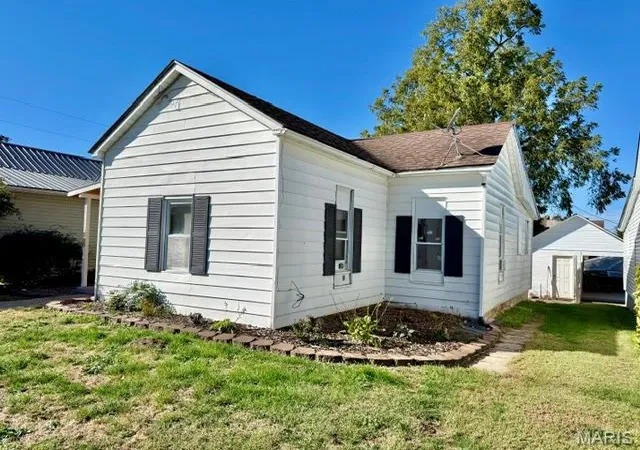 Photo 2 of Single family home for sale at 508 S Bradley St, Palmyra, MO 63461 | MLS# MIS26055114 | Listing updated on 2026-10-19