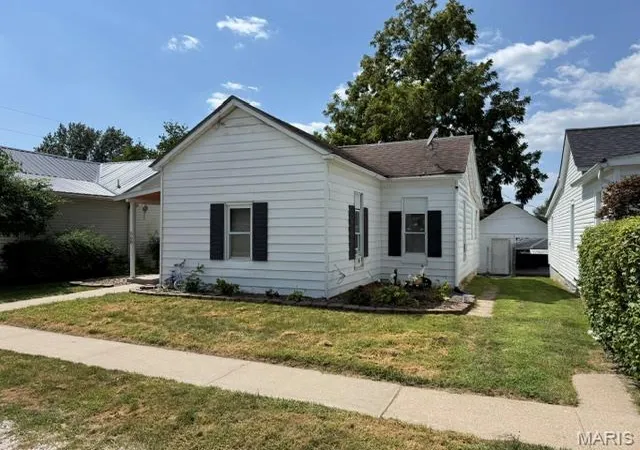 Photo 3 of Single family home for sale at 508 S Bradley St, Palmyra, MO 63461 | MLS# MIS26055114 | Listing updated on 2026-09-01