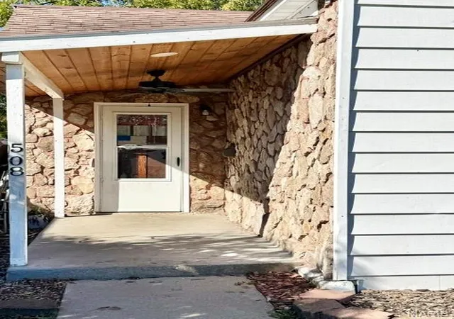 Photo 3 of Single family home for sale at 508 S Bradley St, Palmyra, MO 63461 | MLS# MIS26055114 | Listing updated on 2026-10-19