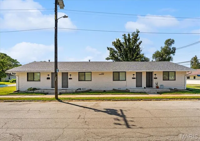 Photo 2 of Multi family home for sale at 1051 Washington Ave, Madison, IL 62060 | MLS# MIS26055121 | Listing updated on 2026-09-04