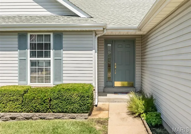 Photo 2 of Single family home for sale at 17027 Old Holw Dr, Wildwood, MO 63040 | MLS# MIS26055124 | Listing updated on 2026-09-28