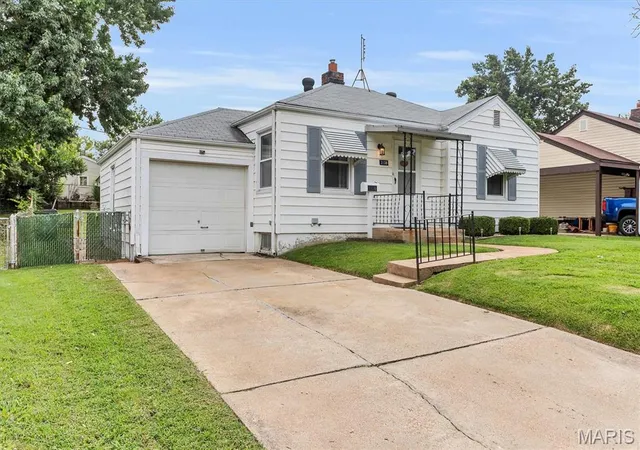 Photo 3 of Sale Pending at 3138 Pearl Harbor Dr, St Ann, MO 63074 | MLS# MIS26055127 | Listing updated on 2026-08-30