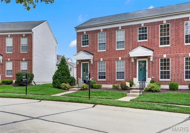 Photo 2 of Townhouse for sale at 871 Boardwalk Springs Pl, O Fallon, MO 63368 | MLS# MIS26055134 | Listing updated on 2026-09-02