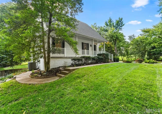 Photo 4 of Sale Pending at 505 Bridle Path Ln, O'fallon, MO 63366 | MLS# MIS26055147 | Listing updated on 2026-09-23