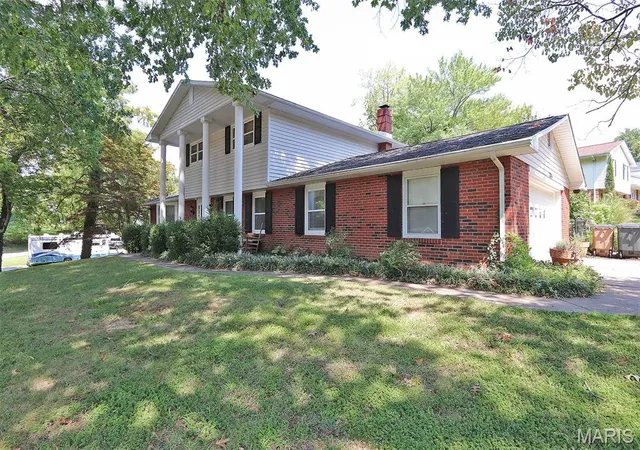 Photo 3 of Single family home for sale at 1106 Hilldale Cir, Cape Girardeau, MO 63701 | MLS# MIS26055151 | Listing updated on 2026-08-31