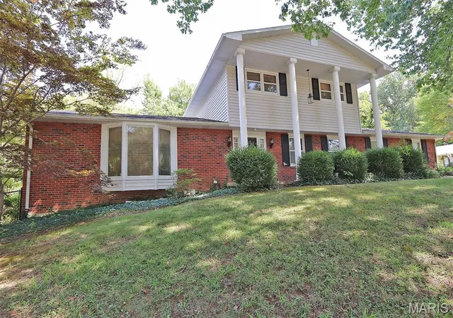 Photo 4 of Single family home for sale at 1106 Hilldale Cir, Cape Girardeau, MO 63701 | MLS# MIS26055151 | Listing updated on 2026-10-05