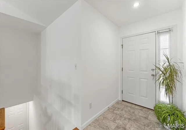 Photo 3 of Single family home for sale at 9 Amber Ridge Ct, High Ridge, MO 63049 | MLS# MIS26055153 | Listing updated on 2026-09-02
