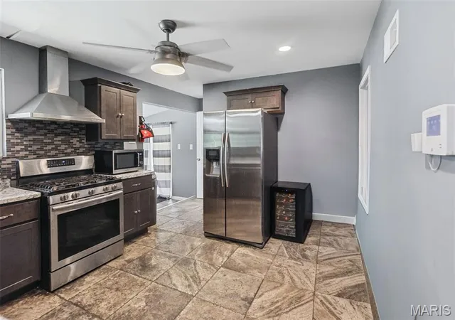 Photo 4 of Single family home for sale at 821 Font Ln, Saint Louis, MO 63137 | MLS# MIS26055166 | Listing updated on 2026-10-07