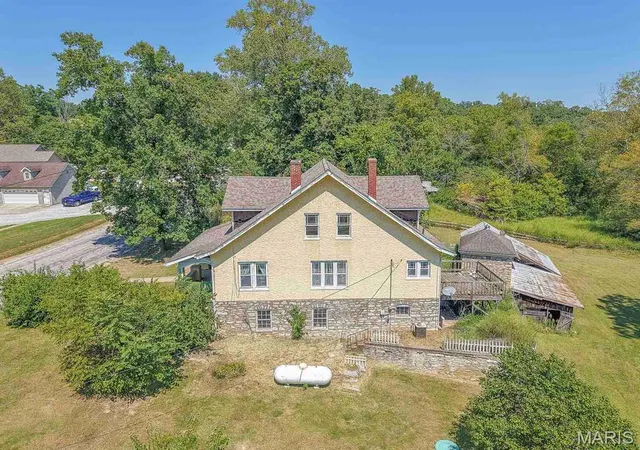 Photo 4 of Sale Pending at 1320 Mill St, Maeystown, IL 62256 | MLS# MIS26055185 | Listing updated on 2026-09-05