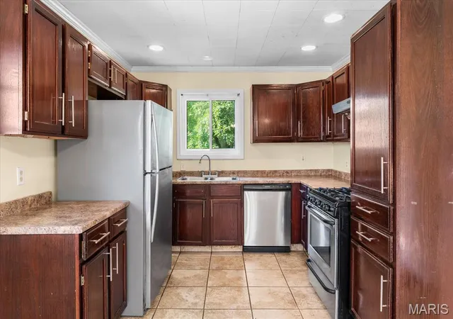 Photo 4 of Single family home for sale at 2068 Jolly Roger Dr, Edwardsville, IL 62025 | MLS# MIS26055186 | Listing updated on 2026-08-28