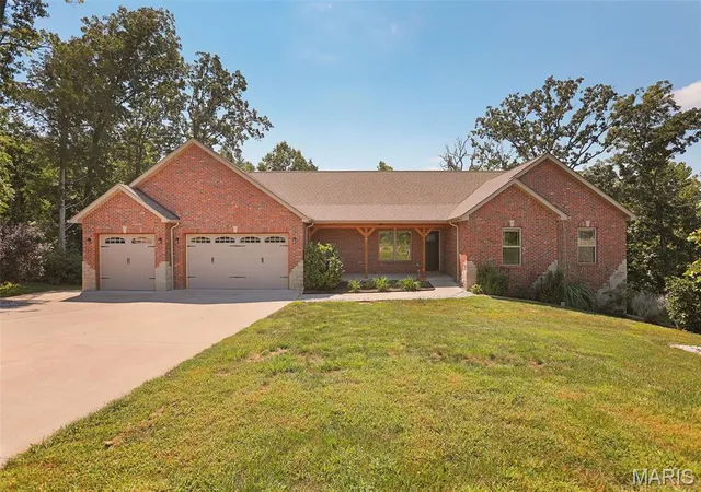 Photo 2 of Single family home for sale at 121 Cherry Hills Ct, Washington, MO 63090 | MLS# MIS26055196 | Listing updated on 2026-09-02