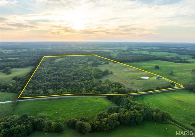 1st image of 26301 Maple Dr, Bucklin, MO 64631 | MLS# MIS26055198