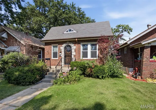 Photo 2 of Single family home for sale at 5223 Dewey Ave, St Louis, MO 63116 | MLS# MIS26055202 | Listing updated on 2026-09-07