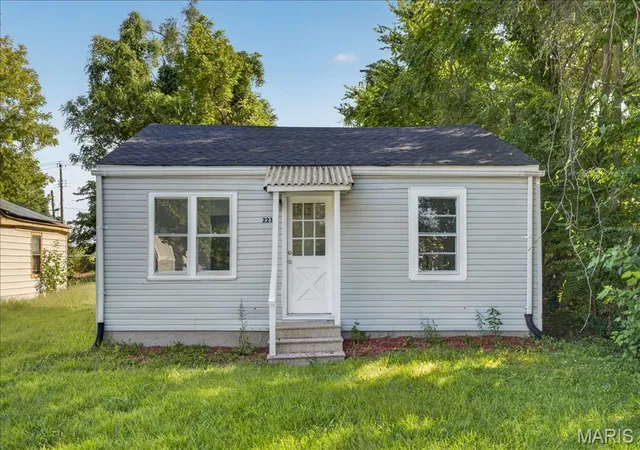 Photo 1 of Single family home for sale at 223 Nadine St, East Saint Louis, IL 62206 | MLS# MIS26055204 | Listing updated on 2026-09-06