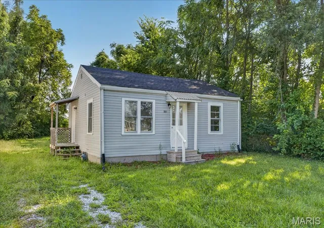 Photo 2 of Single family home for sale at 223 Nadine St, East Saint Louis, IL 62206 | MLS# MIS26055204 | Listing updated on 2026-09-06