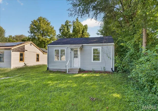 Photo 2 of Single family home for sale at 223 Nadine St, East Saint Louis, IL 62206 | MLS# MIS26055204 | Listing updated on 2026-09-06