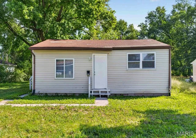 Photo 1 of Single family home for sale at 811 Sparks Ave, East Saint Louis, IL 62206 | MLS# MIS26055215 | Listing updated on 2026-08-31