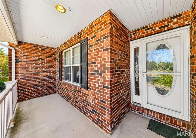 Photo 4 of Single family home for sale at 1056 Lakeview Dr, Breese, IL 62230 | MLS# MIS26055229 | Listing updated on 2026-09-14