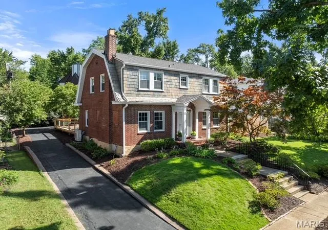 Photo 2 of Single family home for sale at 7411 Parkdale Ave, Clayton, MO 63105 | MLS# MIS26055239 | Listing updated on 2026-09-22