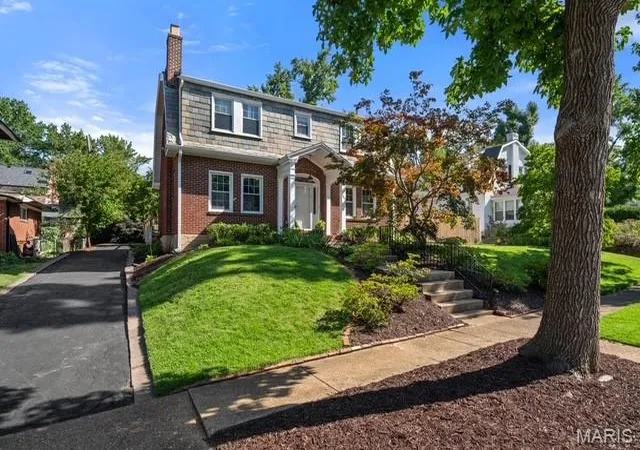 Photo 3 of Single family home for sale at 7411 Parkdale Ave, Clayton, MO 63105 | MLS# MIS26055239 | Listing updated on 2026-09-22