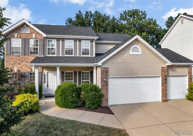 Photo 2 of Single family home for sale at 1016 Gardenbridge Pl, St Charles, MO 63303 | MLS# MIS26055244 | Listing updated on 2026-09-21