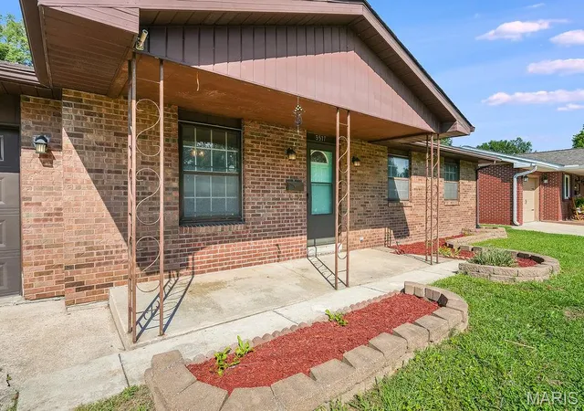 Photo 2 of Single family home for sale at 3517 Johnson Rd, Granite City, IL 62040 | MLS# MIS26055246 | Listing updated on 2026-09-12