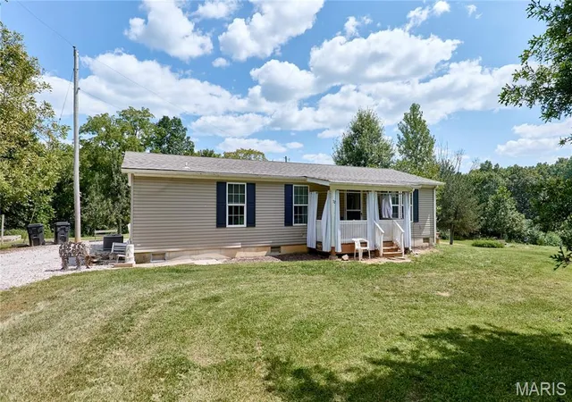 Photo 3 of Single family home for sale at 54 Wisteria Ln, Troy, MO 63379 | MLS# MIS26055249 | Listing updated on 2026-08-31