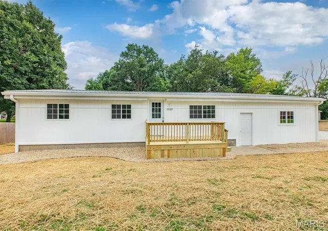 Photo 3 of Sale Pending at 10789 Oak St, Bunker Hill, IL 62014 | MLS# MIS26055260 | Listing updated on 2026-09-06