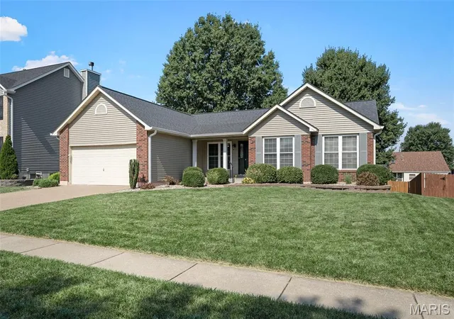 Photo 2 of Sale Pending at 1822 Highgrove Dr, O'fallon, MO 63366 | MLS# MIS26055261 | Listing updated on 2026-09-24