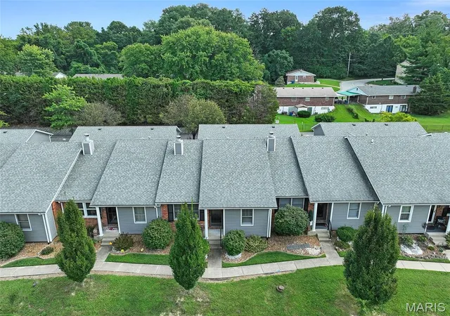Photo 1 of Condo for sale at 300 Pine Lake Rd #14, Collinsville, IL 62234 | MLS# MIS26055264 | Listing updated on 2026-10-02