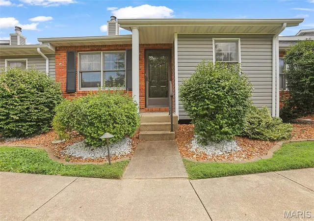 Photo 1 of Condo for sale at 300 Pine Lake Rd #14, Collinsville, IL 62234 | MLS# MIS26055264 | Listing updated on 2026-10-02