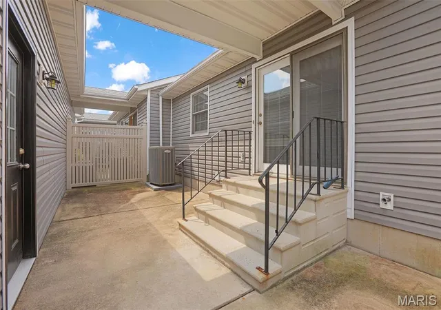 Photo 3 of Condo for sale at 300 Pine Lake Rd #14, Collinsville, IL 62234 | MLS# MIS26055264 | Listing updated on 2026-10-02